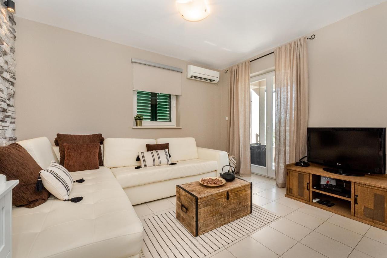 Apartment Cami -Stylish Apartment With A Beautiful Seaview Rabac Kültér fotó